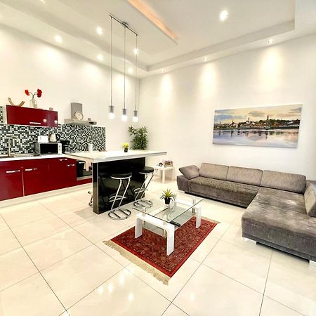Amazing Swedish 3 Rooms Apartment In The City Center Budapest Eksteriør bilde