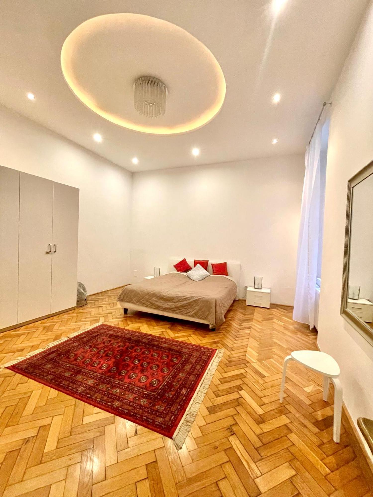 Amazing Swedish 3 Rooms Apartment In The City Center Budapest Eksteriør bilde
