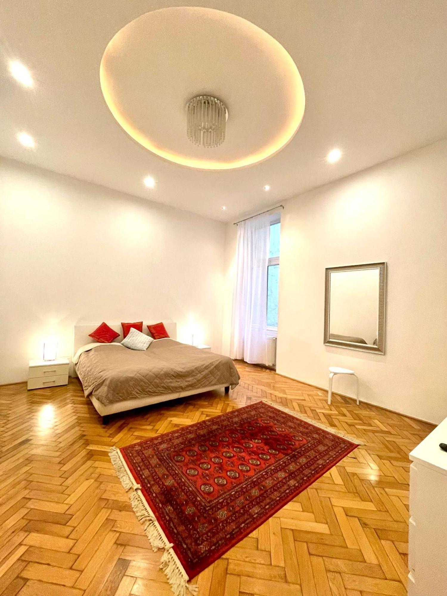 Amazing Swedish 3 Rooms Apartment In The City Center Budapest Eksteriør bilde