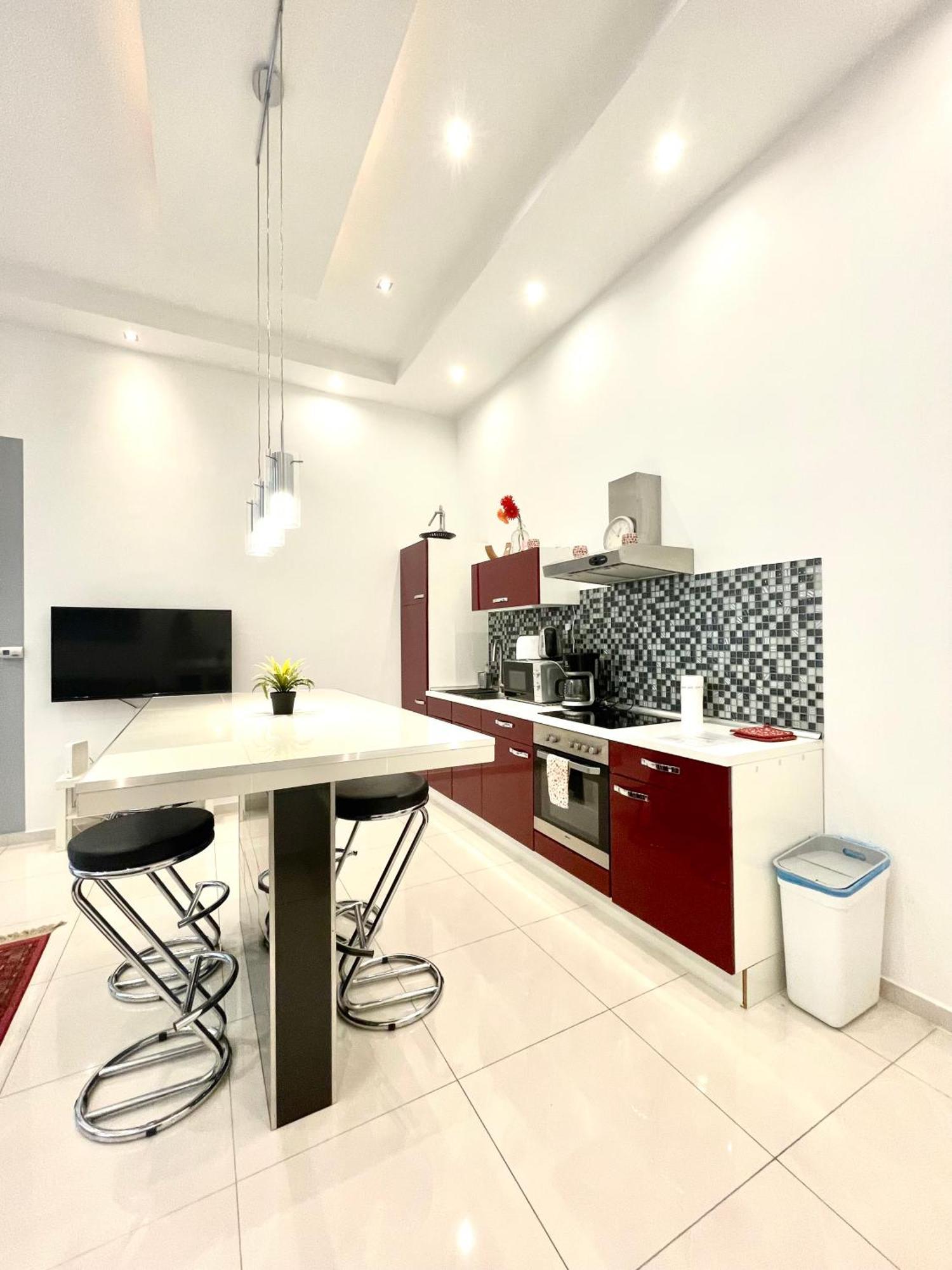 Amazing Swedish 3 Rooms Apartment In The City Center Budapest Eksteriør bilde