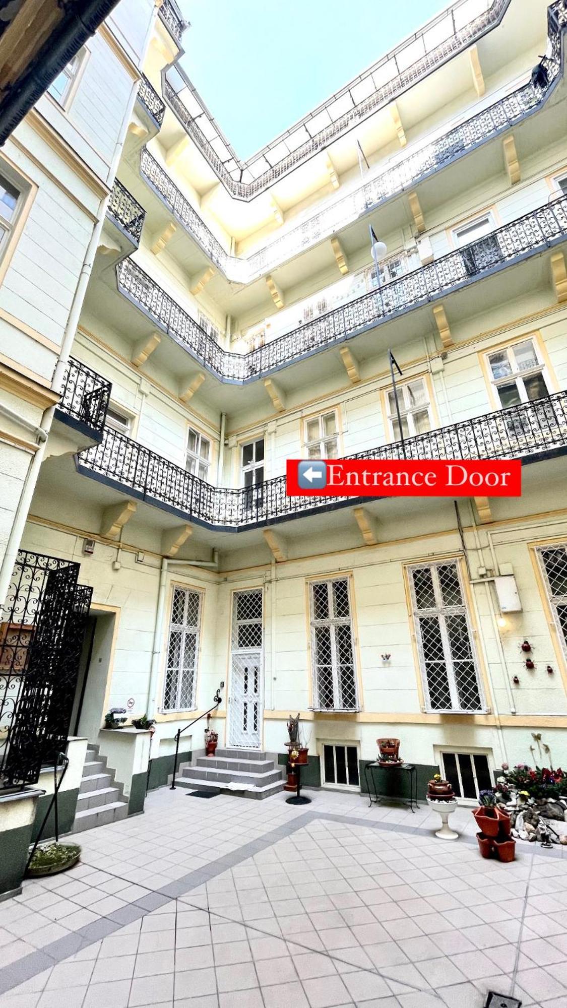 Amazing Swedish 3 Rooms Apartment In The City Center Budapest Eksteriør bilde