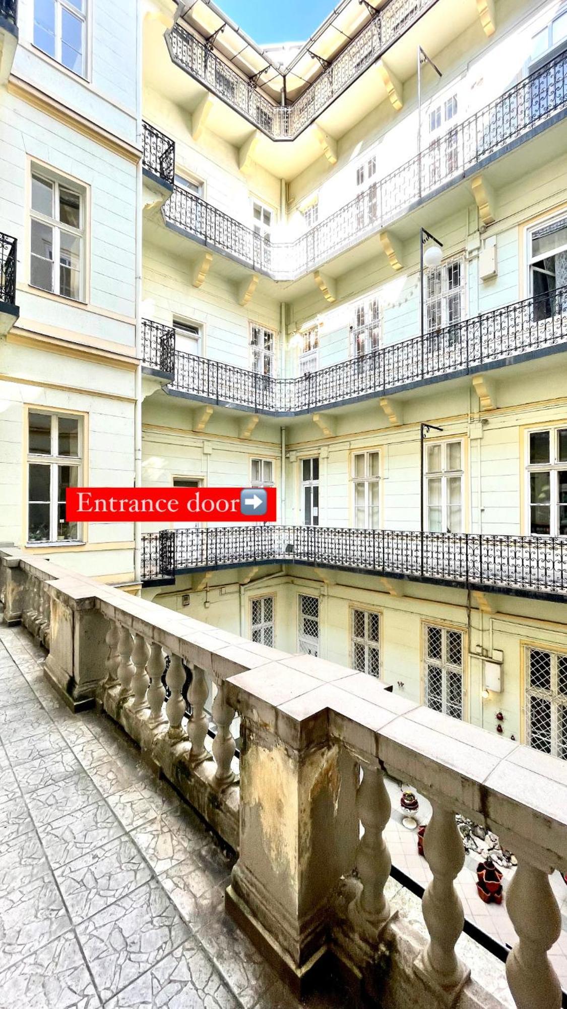 Amazing Swedish 3 Rooms Apartment In The City Center Budapest Eksteriør bilde